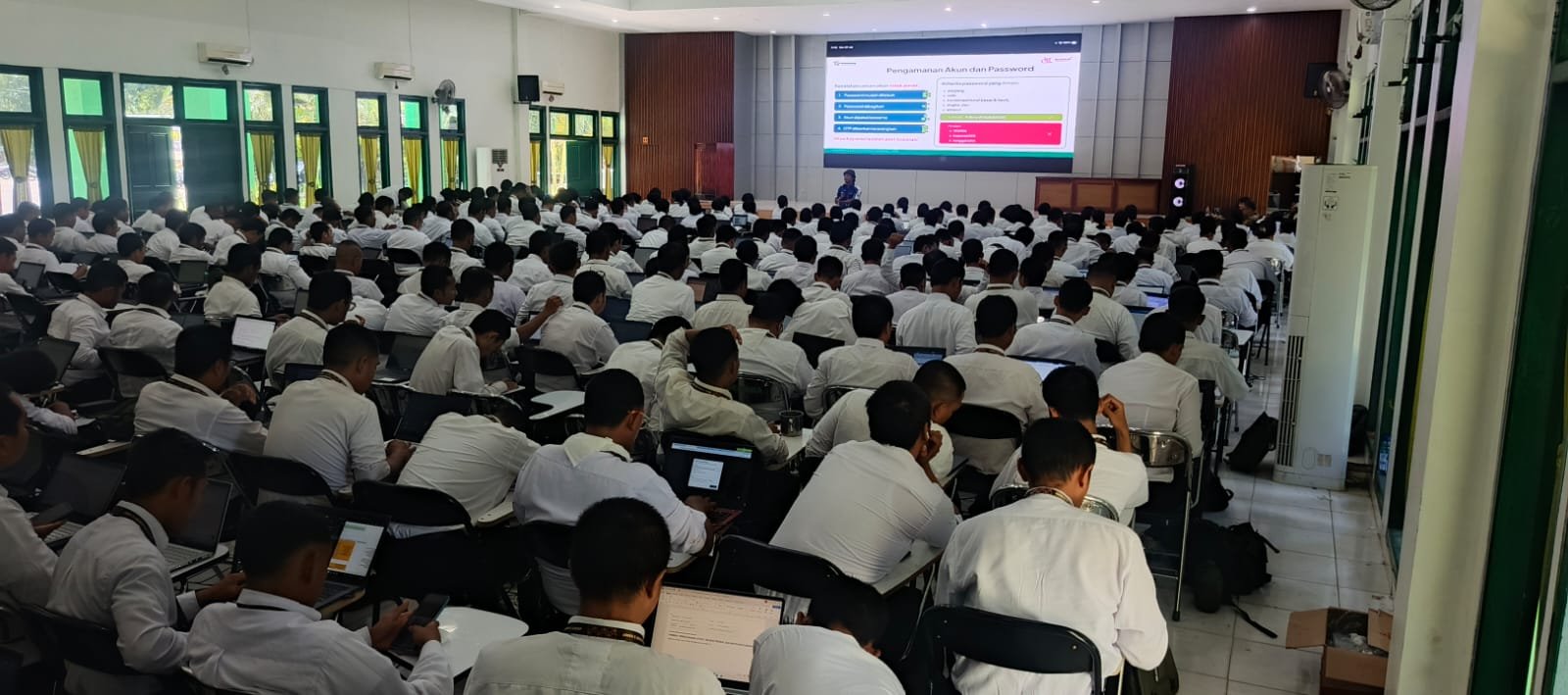 RelawanTIK Papua Perkuat Kapasitas Calon Manajer KDKMP Melalui Pelatihan Digitalisasi