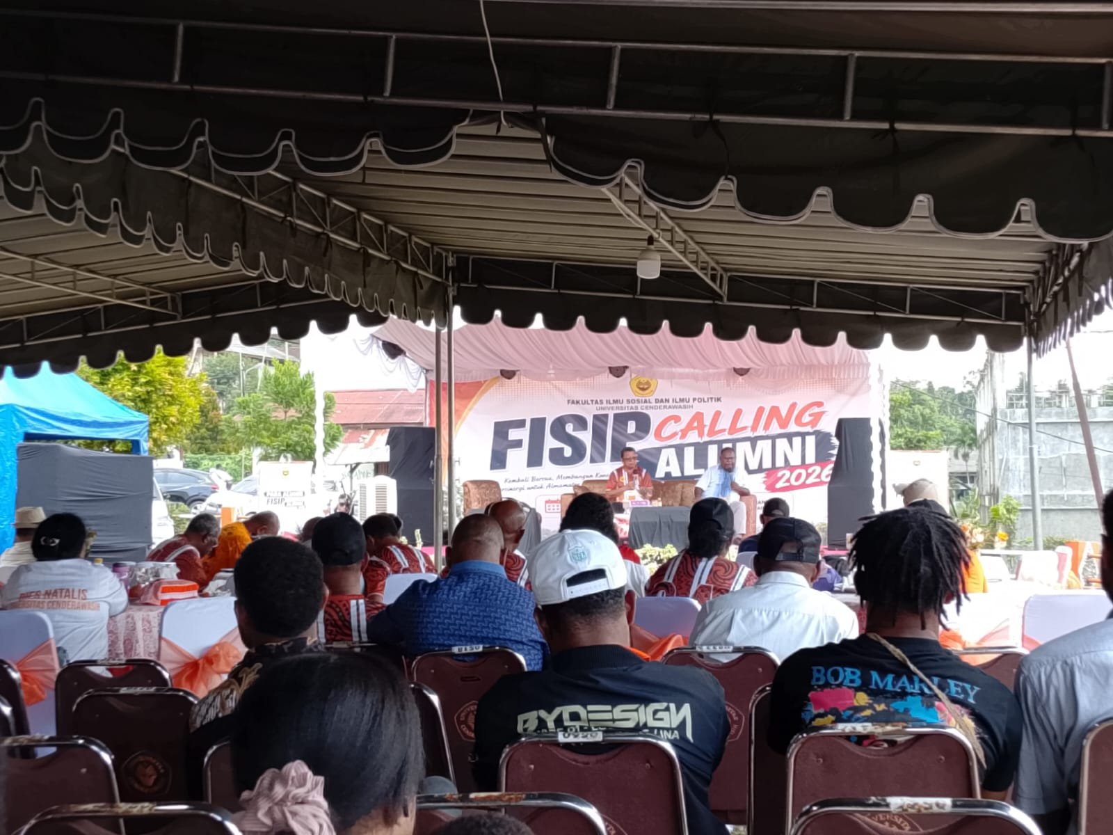 Hadiri Kegiatan Fisip Calling Alumni, Elisa Kambu Mengisahkan Perjalanannya Dari Kampus Hingga Menjadi Bupati dan Gubernur