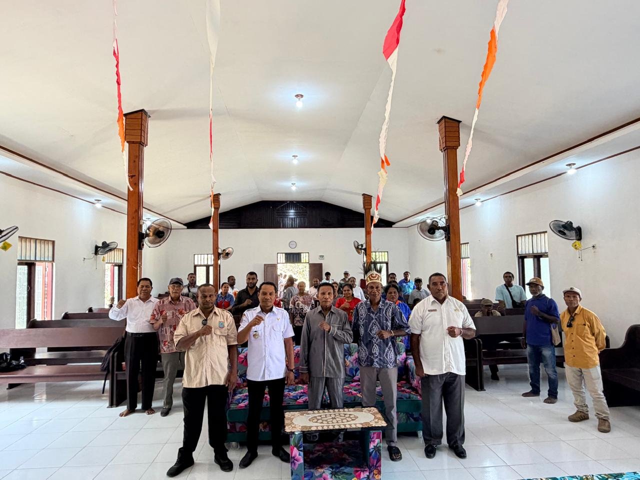 Anggota MRP PBD,  Yesaya Mayor Serap Aspirasi Tentang Otsus di Distrik Kota Waisai Raja Ampat