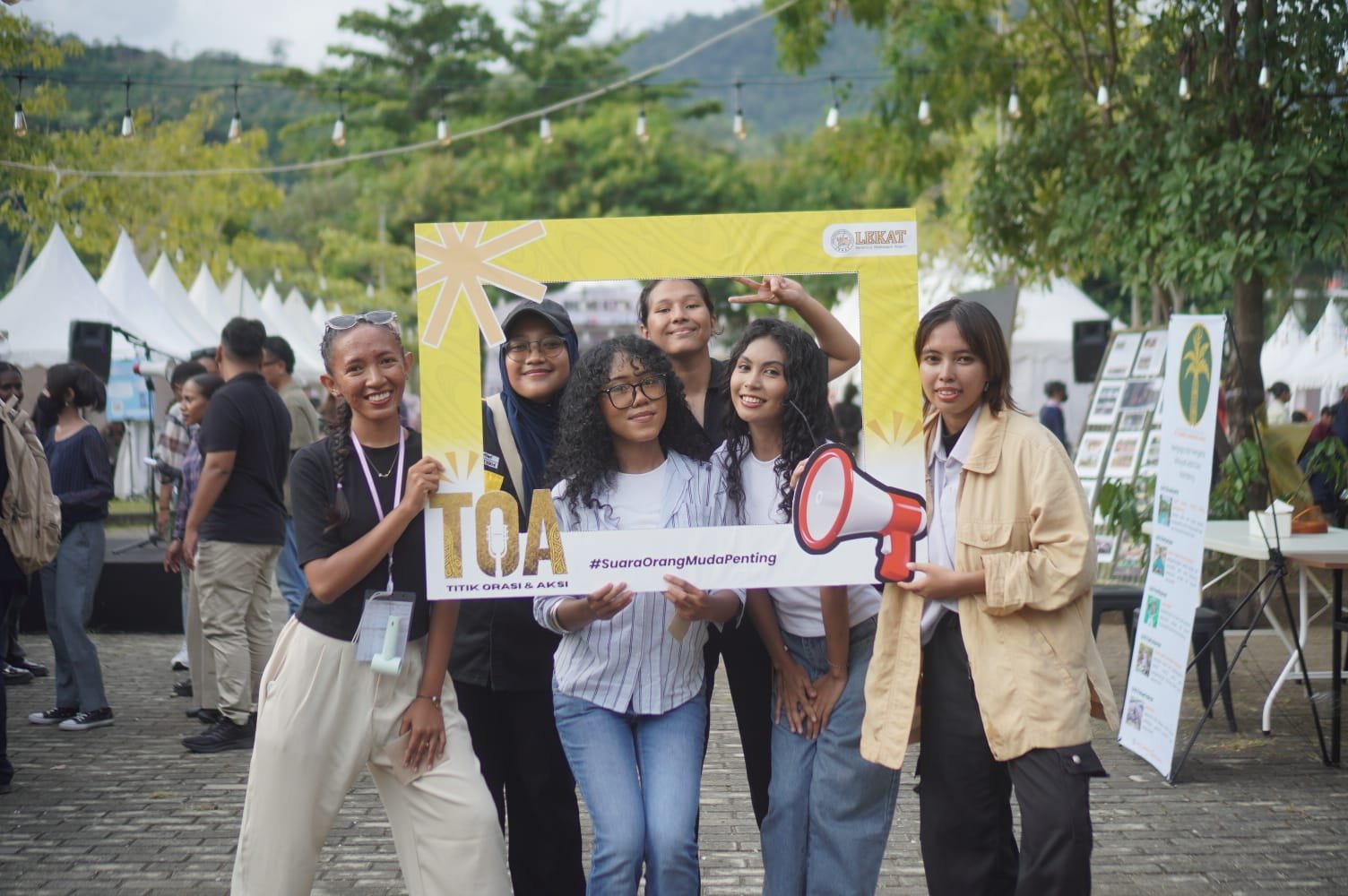 Merawat Artivisme: LEKAT Papua dan CODE4YOU Hadirkan TOA di Tengah ECO FEST 4